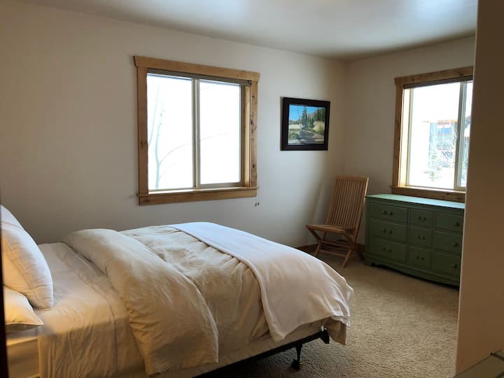 Dhoma kryesore e gjumit "Queen"