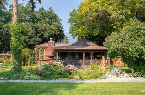 Charming Downtown Stevensville Bungalow