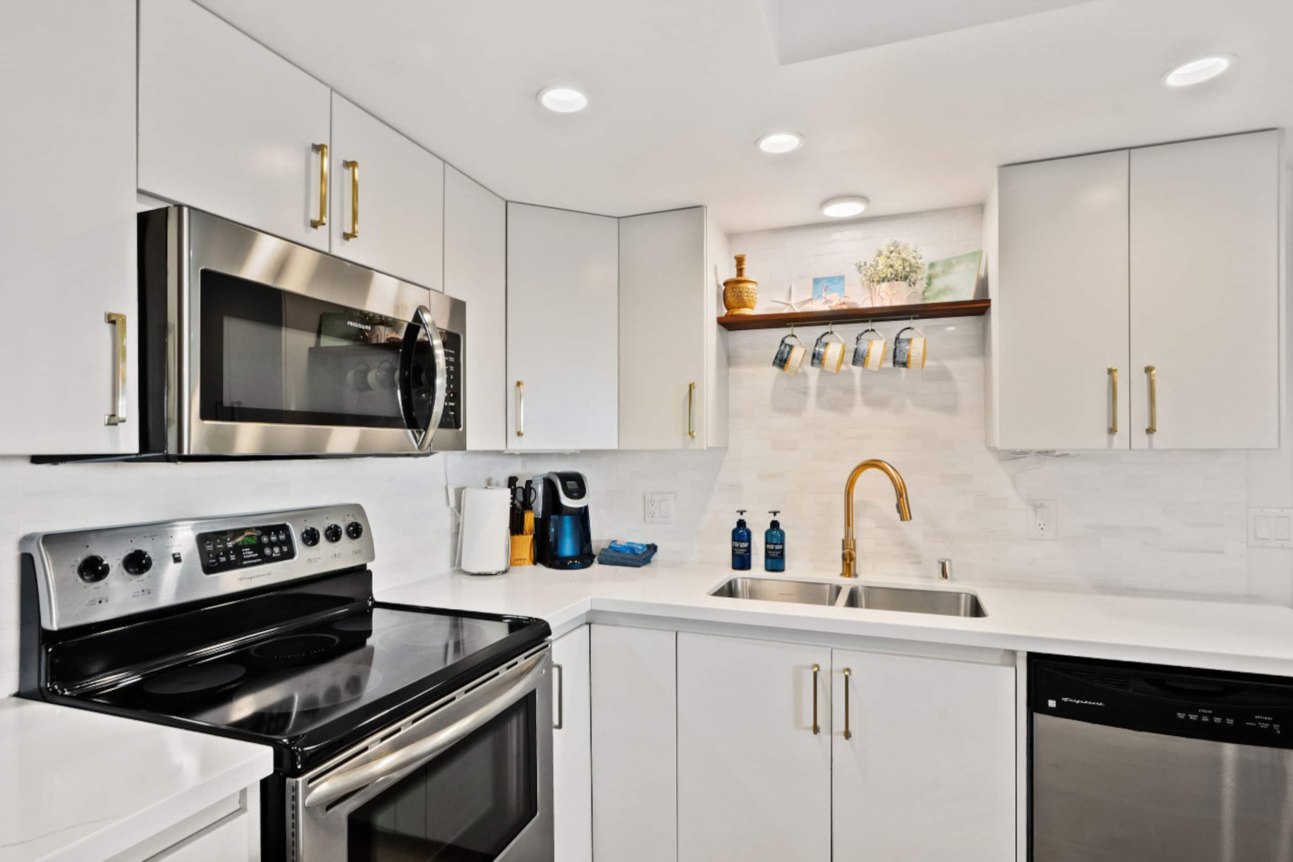 Condo in Kihei · ★4.96 · 1 bedroom · 2 beds · 1 private bath - Image 8