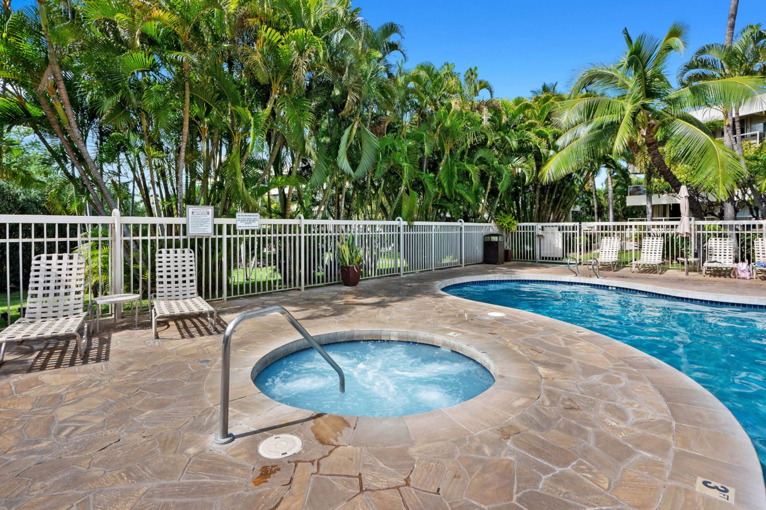 Condo in Kihei · ★4.96 · 1 bedroom · 2 beds · 1 private bath - Image 29