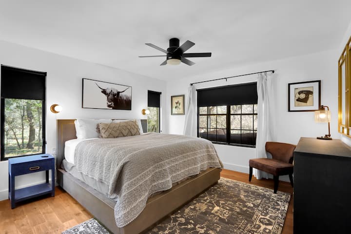 ห้องนอนหนึ่งมีเตียงคิงไซส์