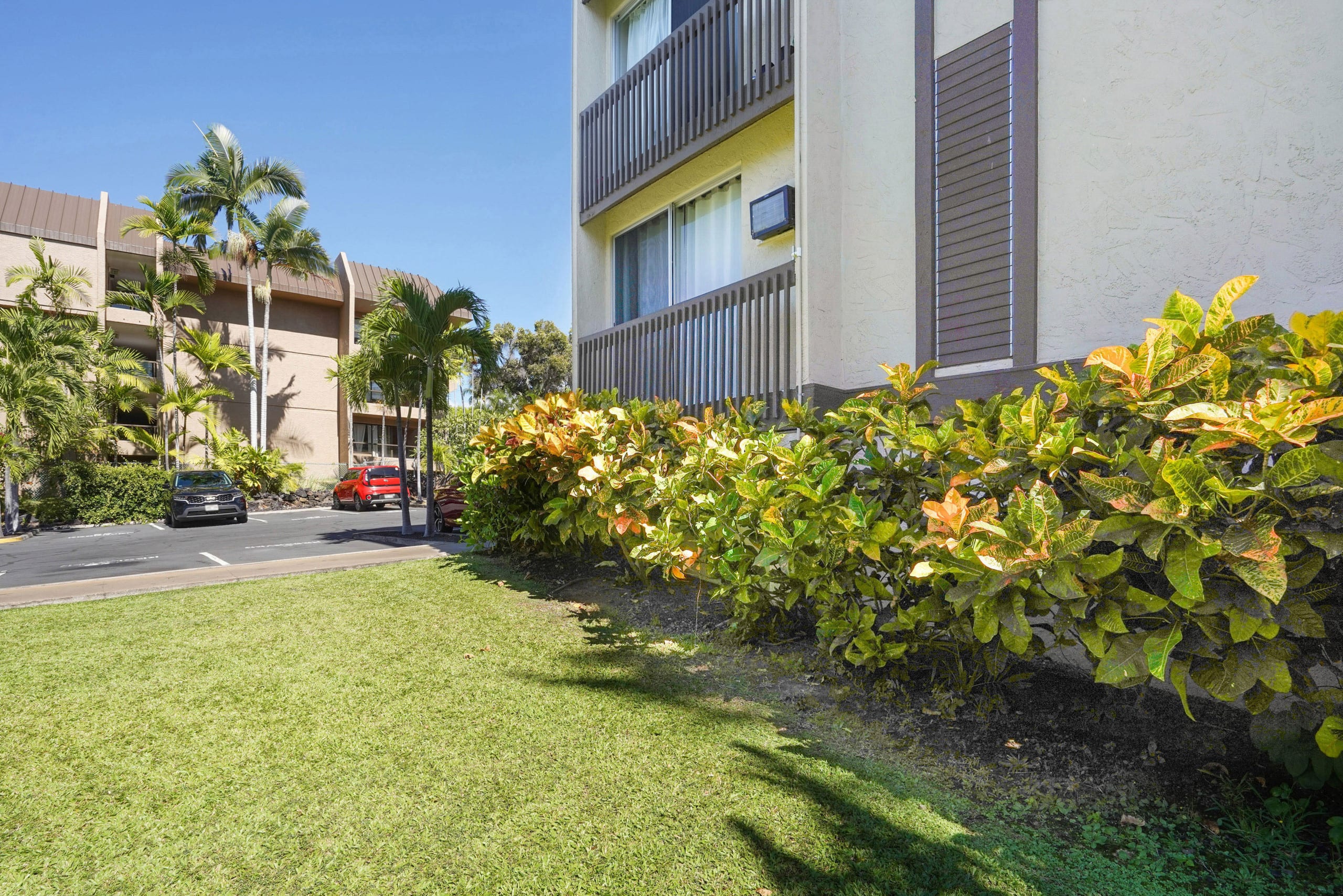 Condo in Kailua-Kona · ★4.68 · 1 bedroom · 2 beds · 1 shared bath - Image 29