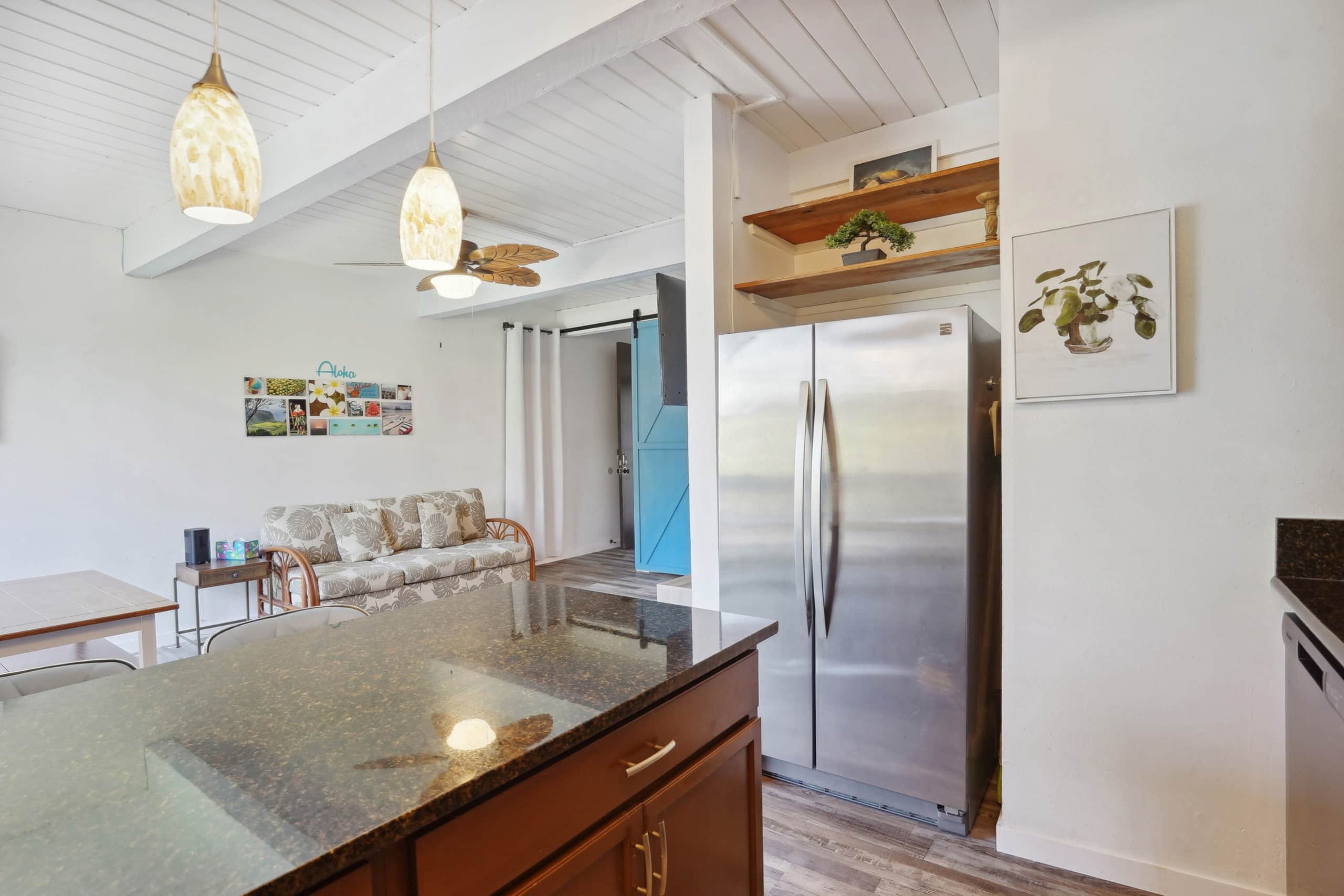 Condo in Kailua-Kona · ★4.68 · 1 bedroom · 2 beds · 1 shared bath - Image 12