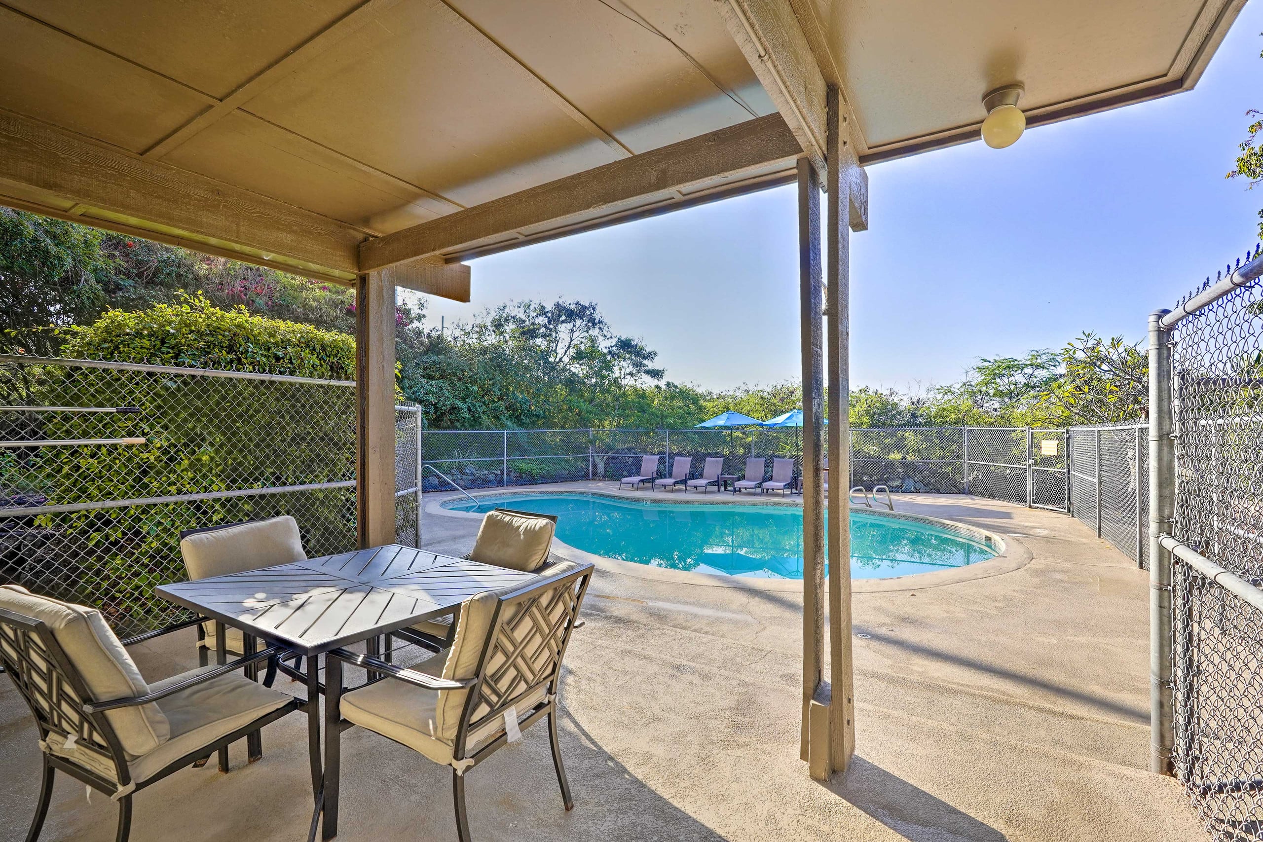 Condo in Kailua-Kona · ★4.68 · 1 bedroom · 2 beds · 1 shared bath - Image 34