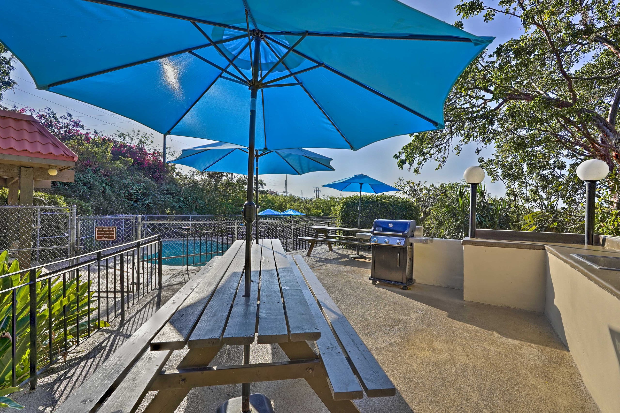 Condo in Kailua-Kona · ★4.68 · 1 bedroom · 2 beds · 1 shared bath - Image 33