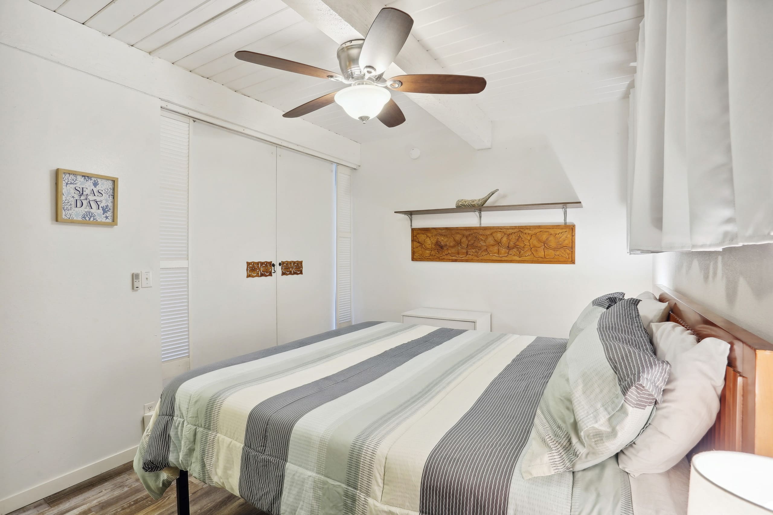 Condo in Kailua-Kona · ★4.68 · 1 bedroom · 2 beds · 1 shared bath - Image 20