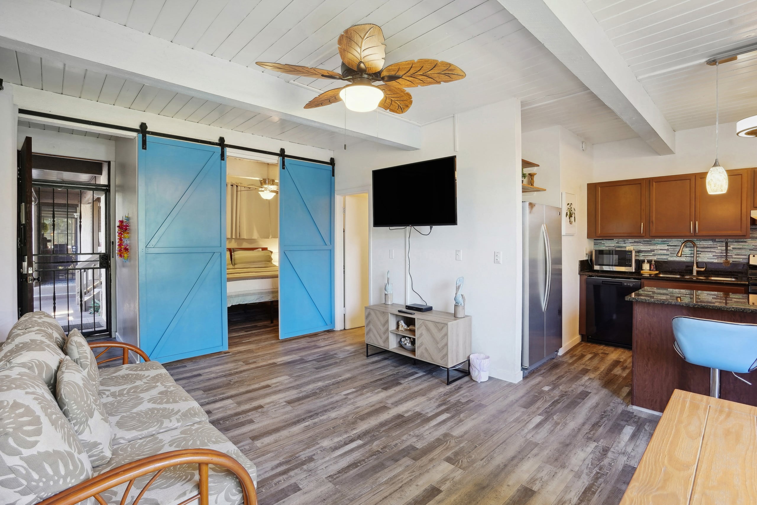 Condo in Kailua-Kona · ★4.68 · 1 bedroom · 2 beds · 1 shared bath - Image 6