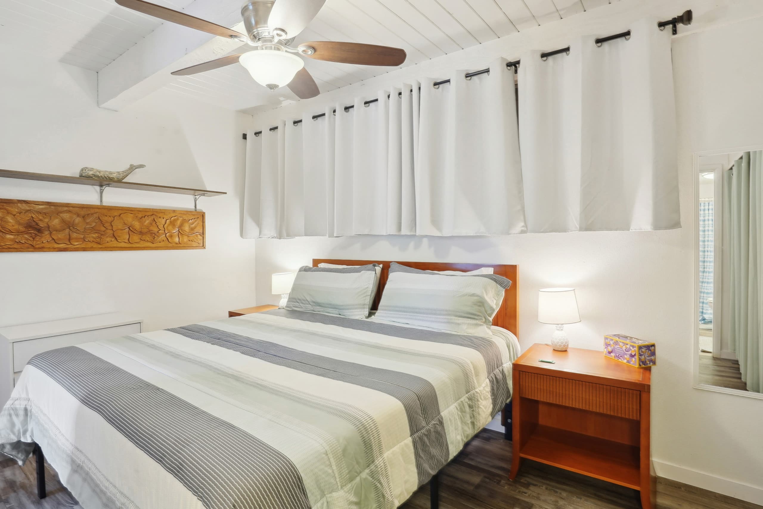 Condo in Kailua-Kona · ★4.68 · 1 bedroom · 2 beds · 1 shared bath - Image 18