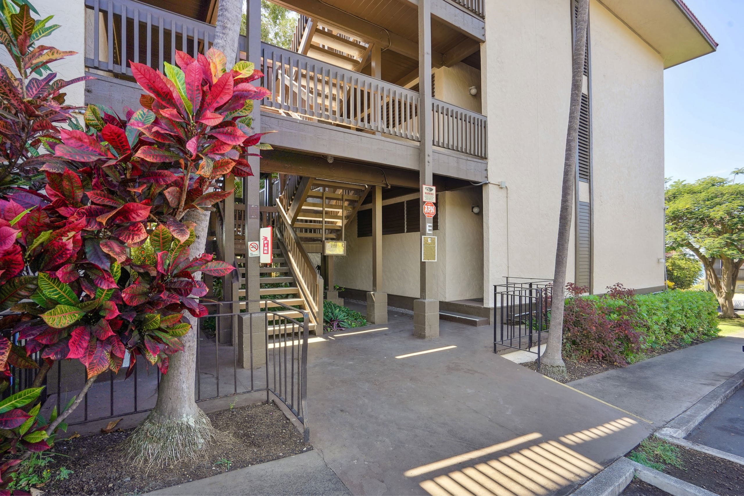 Condo in Kailua-Kona · ★4.68 · 1 bedroom · 2 beds · 1 shared bath - Image 3