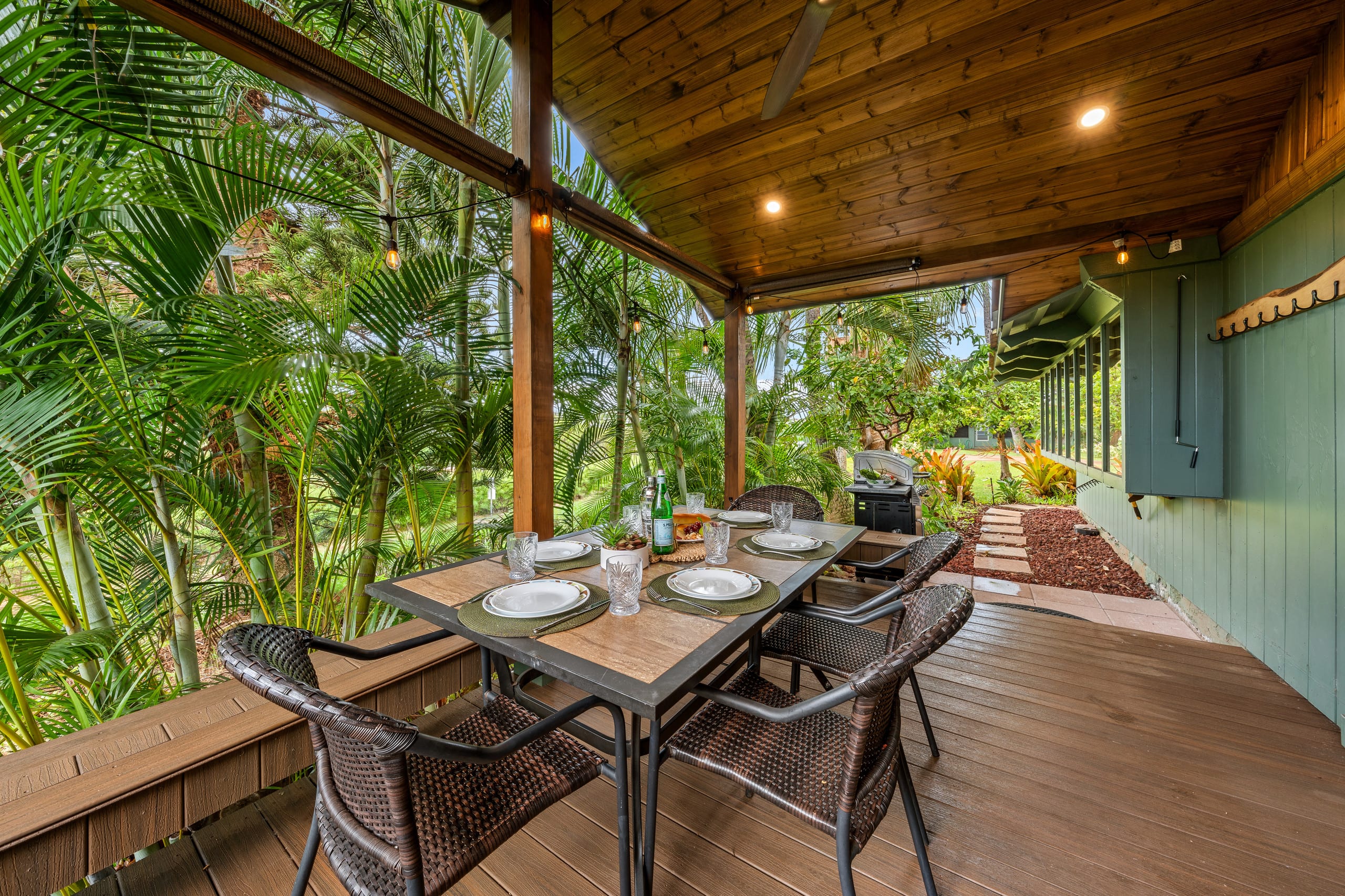 Home in Lahaina · ★4.71 · 2 bedrooms · 4 beds · 2 baths - Image 29