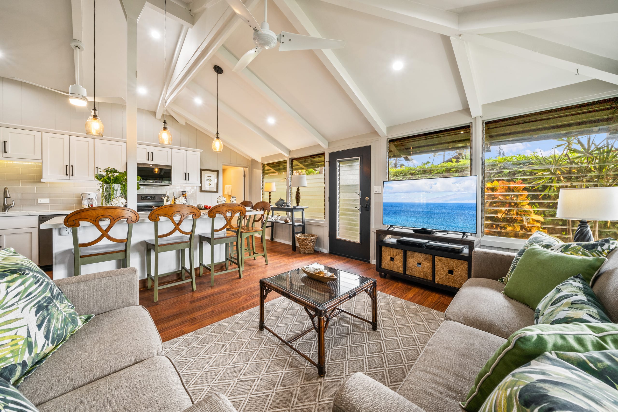 Home in Lahaina · ★4.71 · 2 bedrooms · 4 beds · 2 baths - Image 4