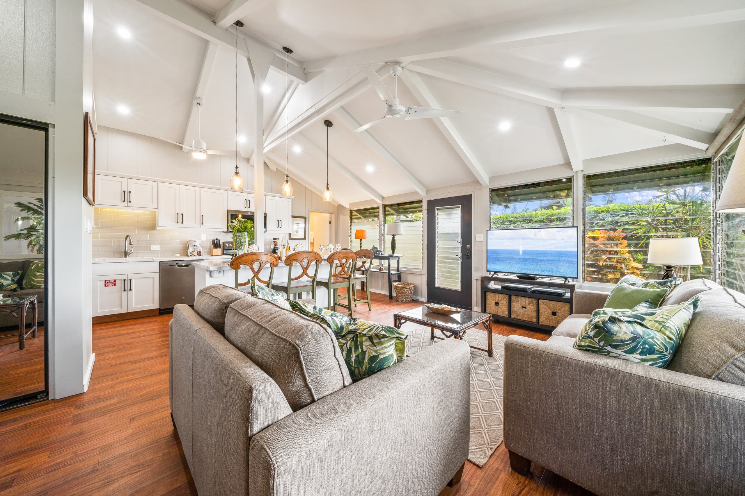 Home in Lahaina · ★4.71 · 2 bedrooms · 4 beds · 2 baths - Image 3
