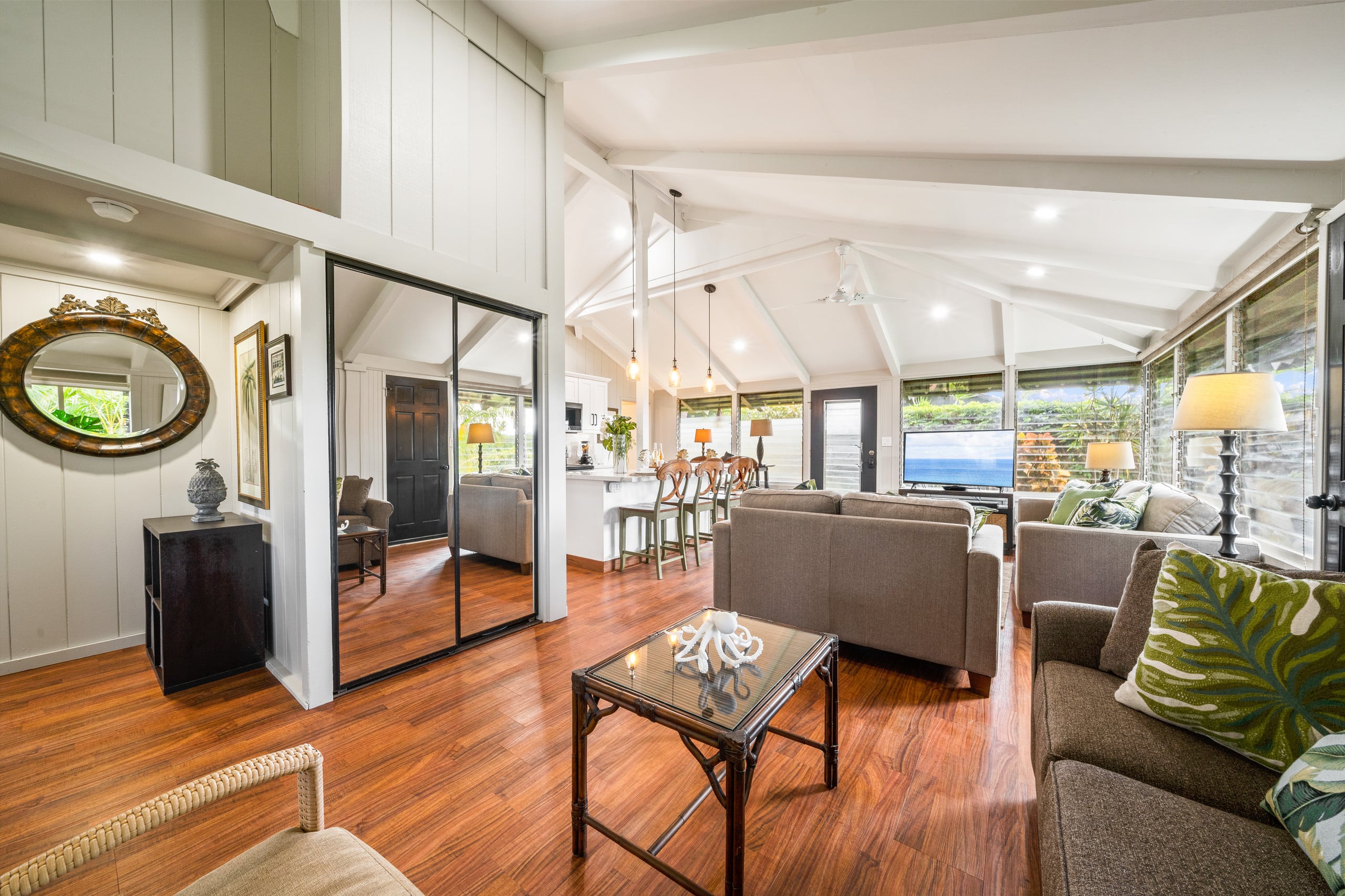 Home in Lahaina · ★4.71 · 2 bedrooms · 4 beds · 2 baths - Image 2