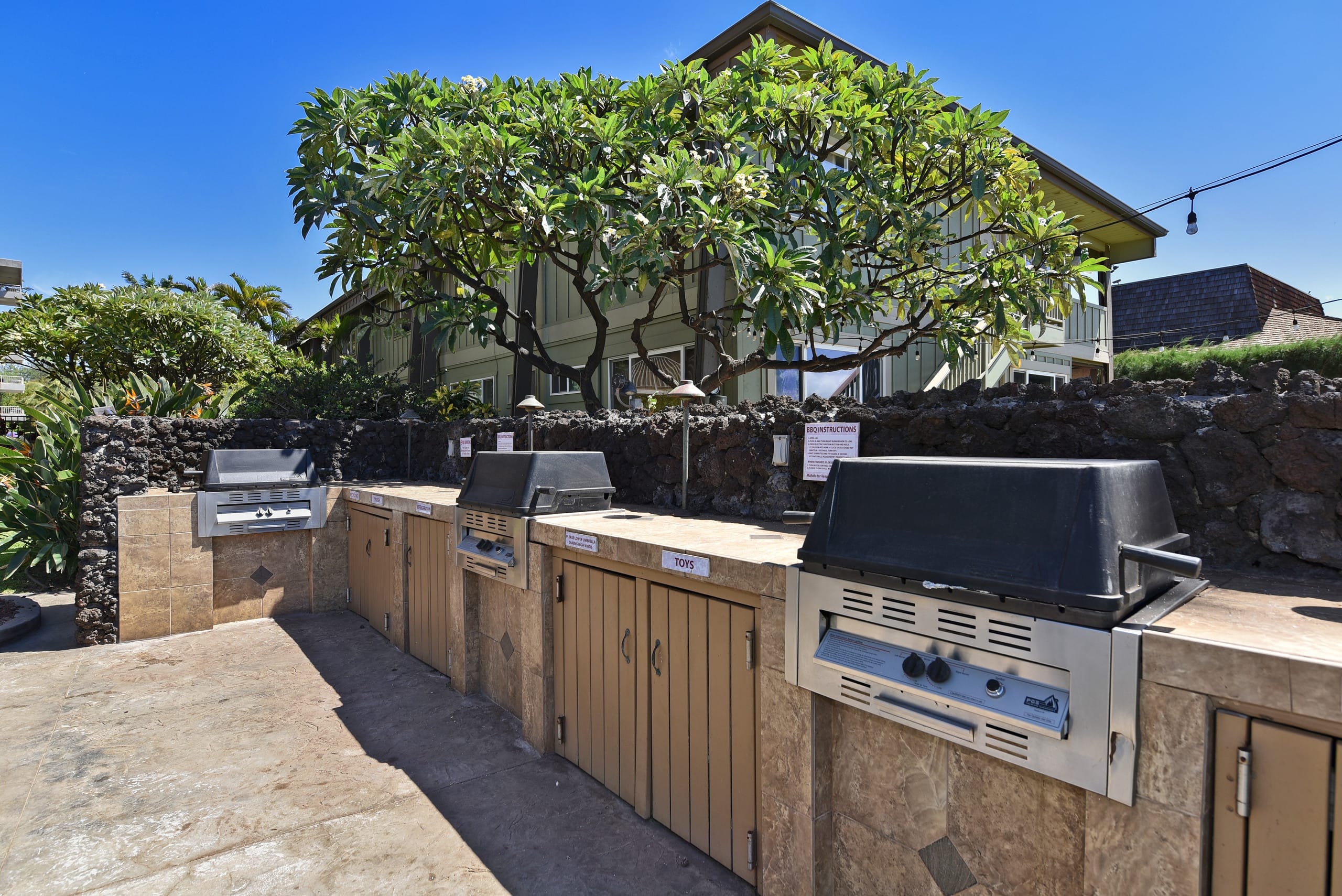 Condo in Kihei · ★4.76 · 1 bedroom · 2 beds · 2 baths - Image 39