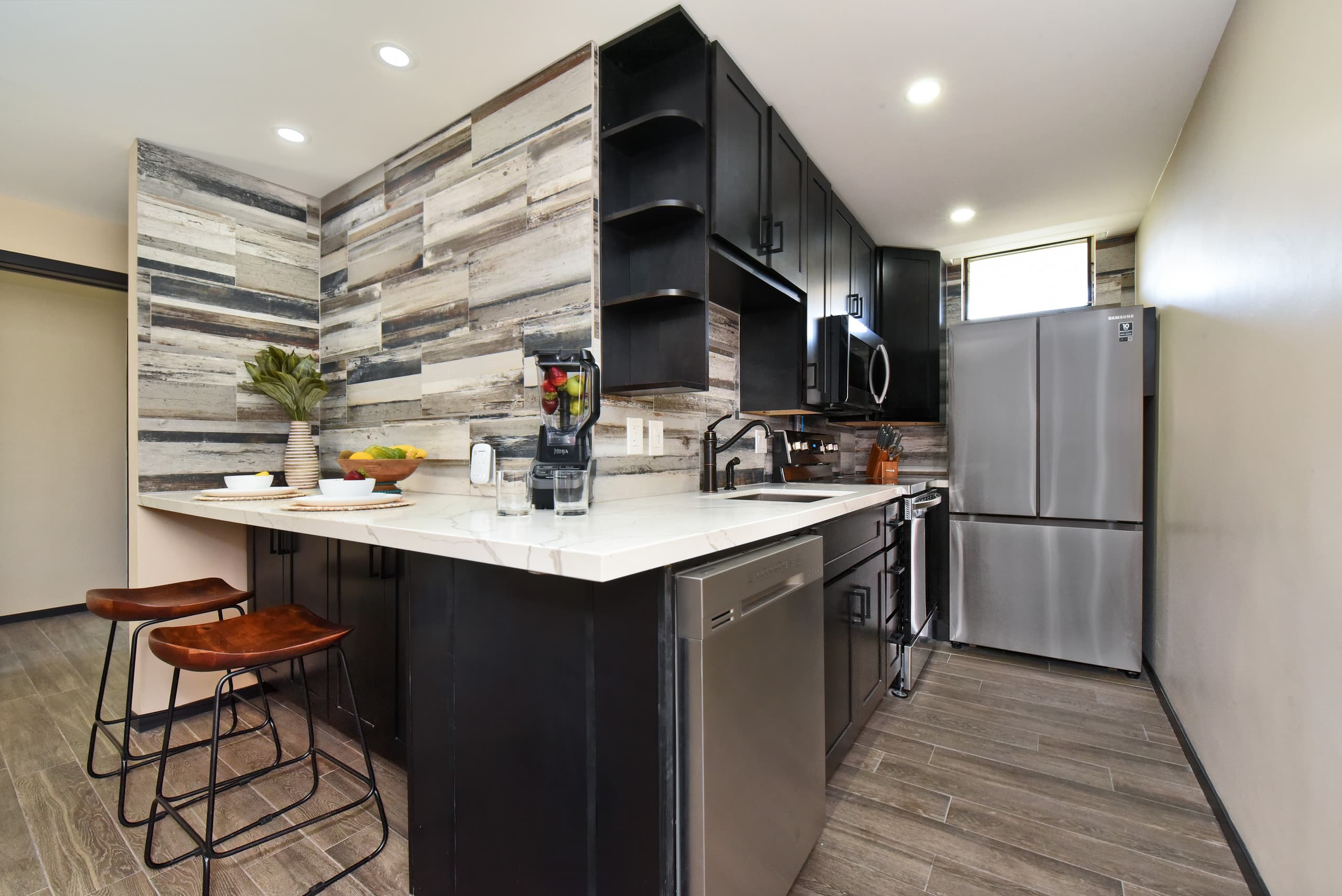 Condo in Kihei · ★4.76 · 1 bedroom · 2 beds · 2 baths - Image 4