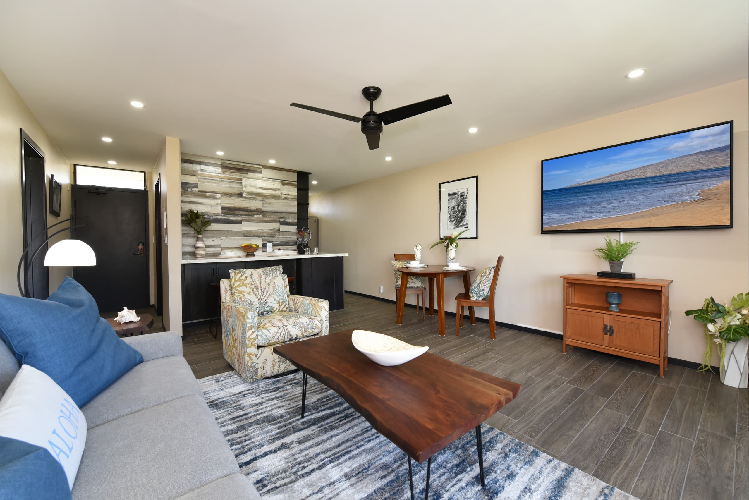 Condo in Kihei · ★4.76 · 1 bedroom · 2 beds · 2 baths - Image 14