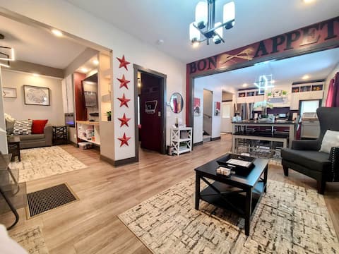 Downtown, Themed Rooms w/Luxury Design