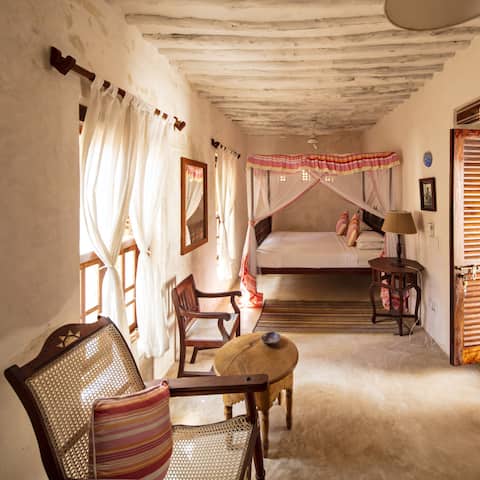 Lovely bedroom In Authentic Swahili style Villa