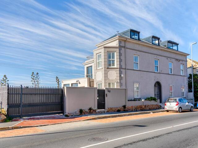 2 Bed Pelican penthouse gallery image 3