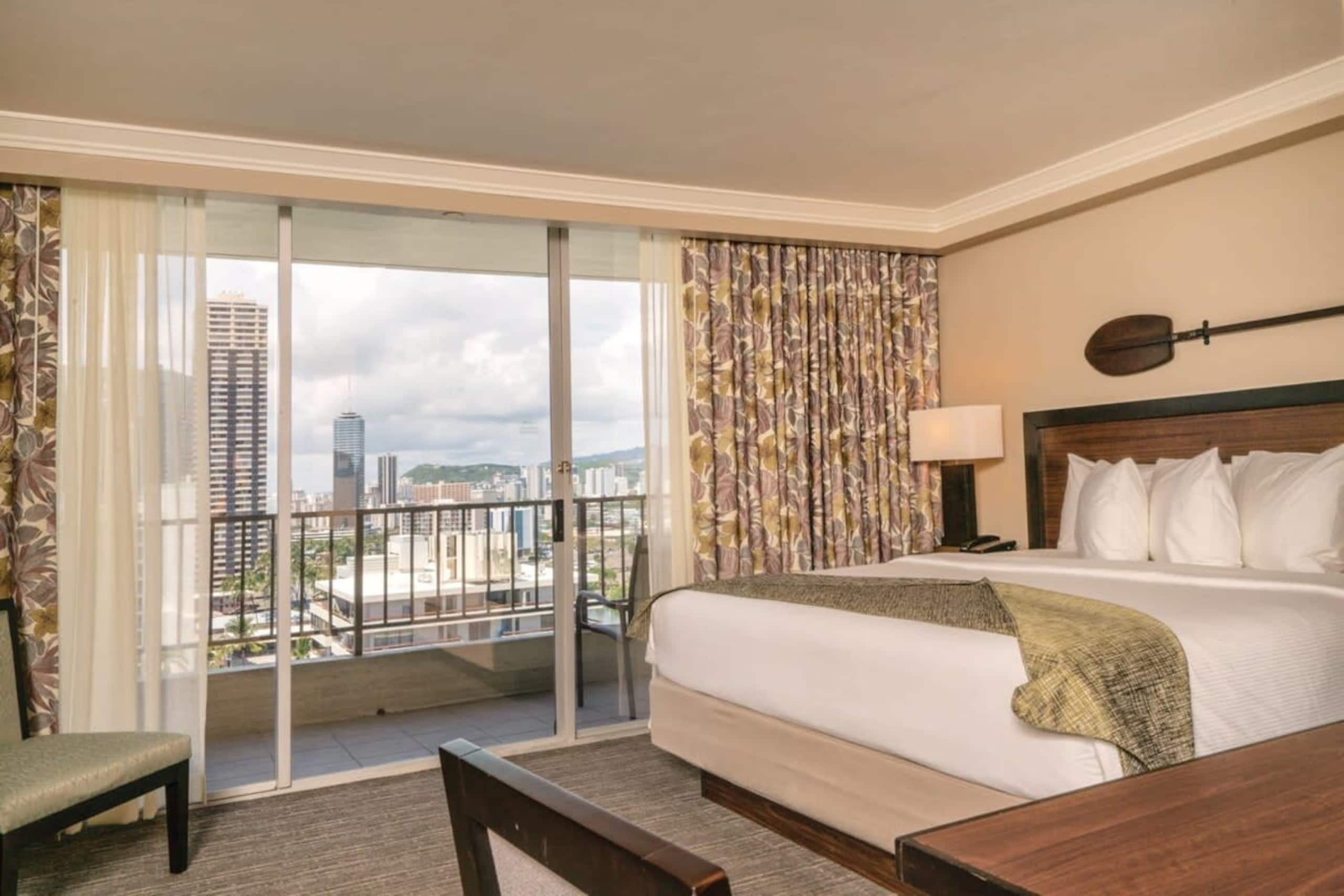 Condo in Honolulu · ★5.0 · Studio · 1 bed · 1 private bath - Image 25