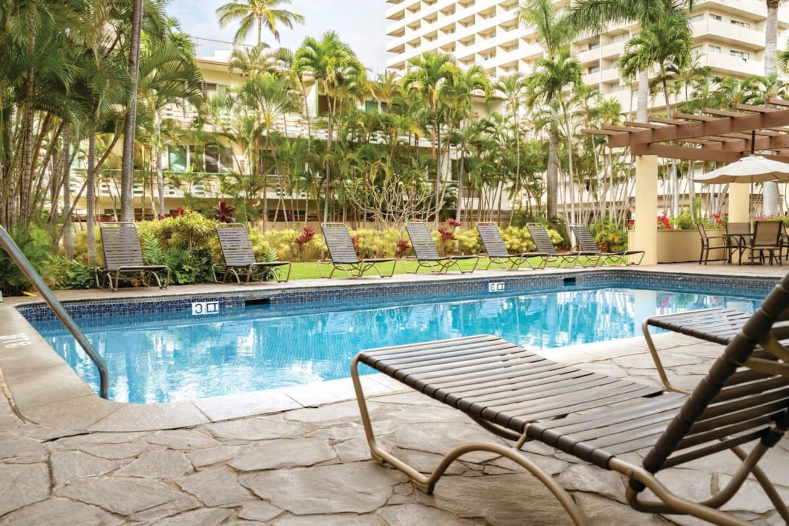 Condo in Honolulu · ★5.0 · Studio · 1 bed · 1 private bath - Image 3
