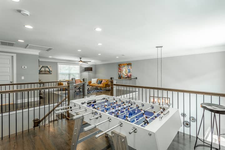 meza ya mpira wa magongo kwenye ghorofa ya 3