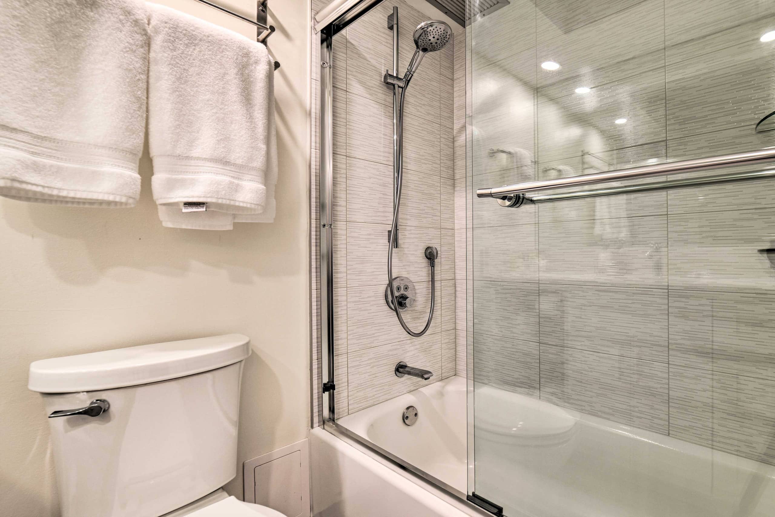 Condo in Kihei · ★4.87 · 2 bedrooms · 3 beds · 2 baths - Image 14