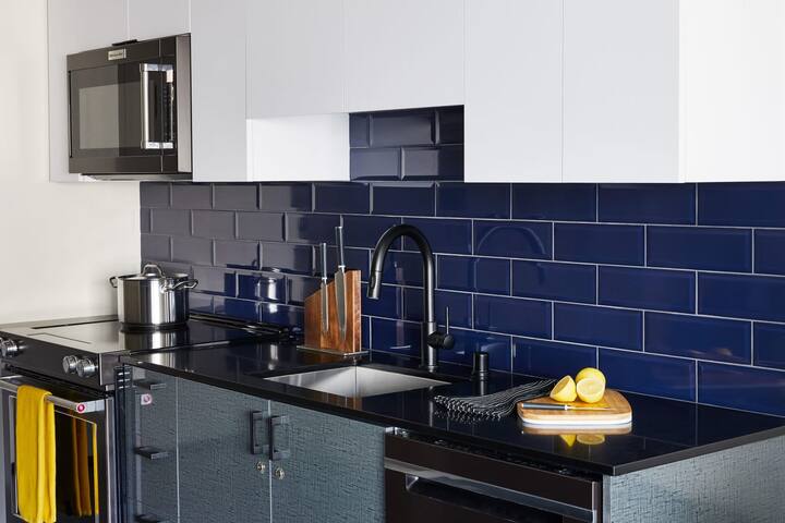 Sentral 30+ Designer-Furnished 1BR w/ Flex Office gallery image 5