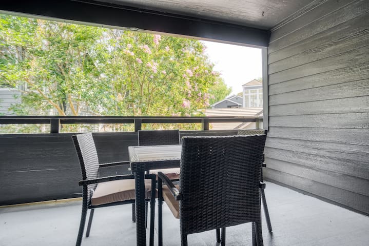 Blueground | Sunnyvale, gym, pool, nr freeways gallery image 5