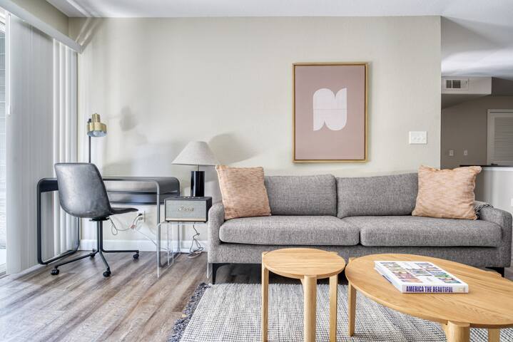 Blueground | Sunnyvale, gym, pool, nr freeways gallery image 2