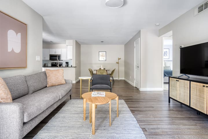 Blueground | Sunnyvale, gym, pool, nr freeways gallery image 3