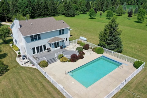 Freshly Updated Lake Michigan Home, Heated Pool!