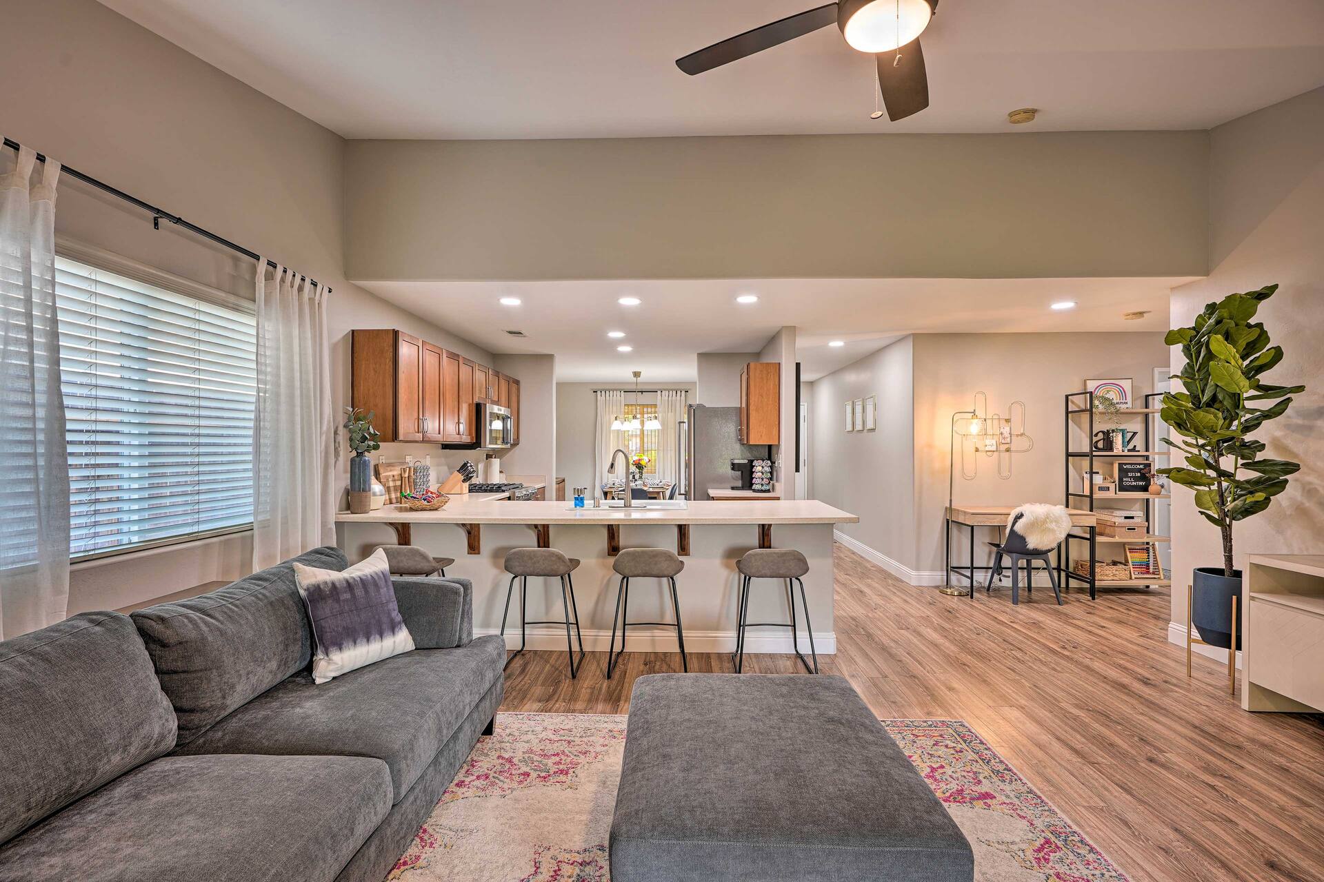 Family-Friendly Home, 6 Mi to Riverwalk Plaza — photo 4