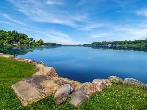 Lake Front|Hot Tub|Kayaks|Fire Pit|Sleeps 10
