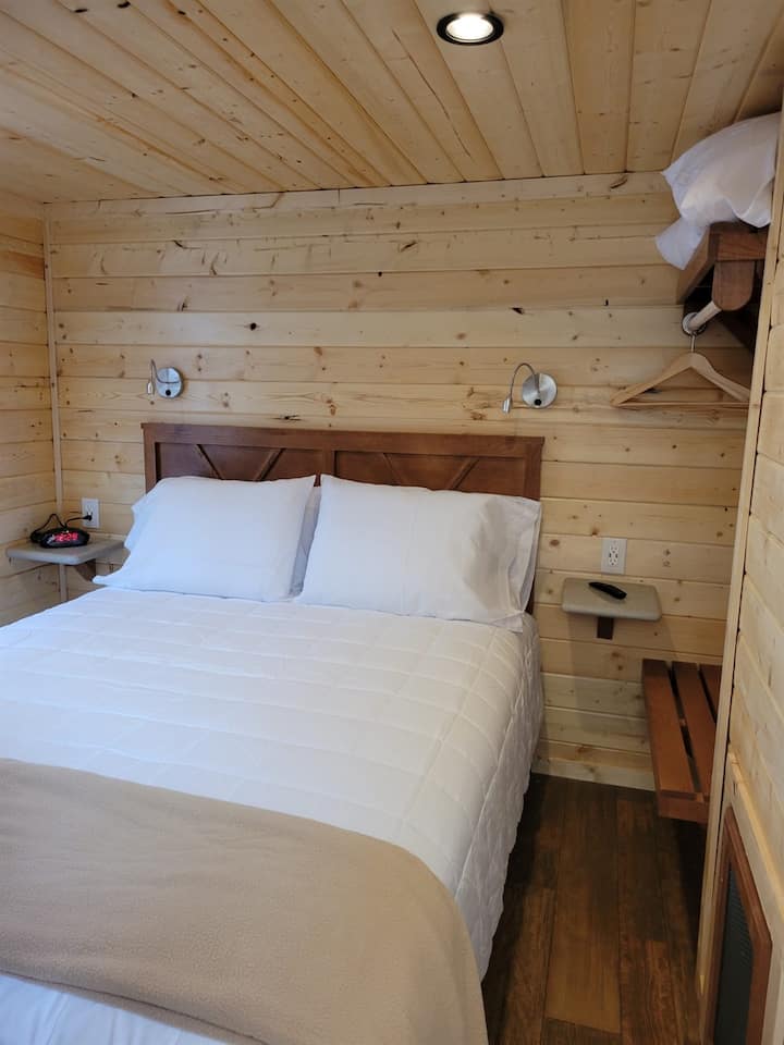 ห้องเตียงคิงไซส์ (King Bed Room