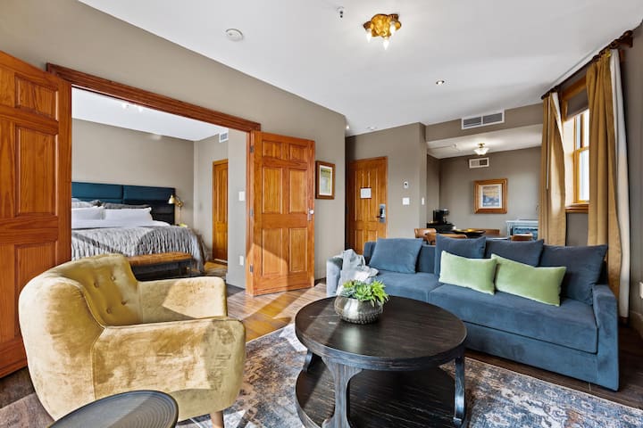 Lush Luxury Apartment with XL Terrace +Insane View