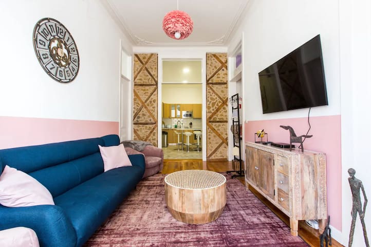 Spacious 5BD near Time Out Market