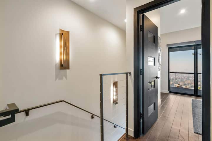 Vestíbulo de arriba, entrada al dormitorio de arriba