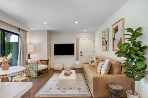 Top performing Airbnb: Stylish Napa Stay • Pool Access + 10 Min to DT in Napa