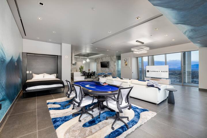 Dream Luxury 4BR Penthouse Vegas Relaxing Hot Tub gallery image 3