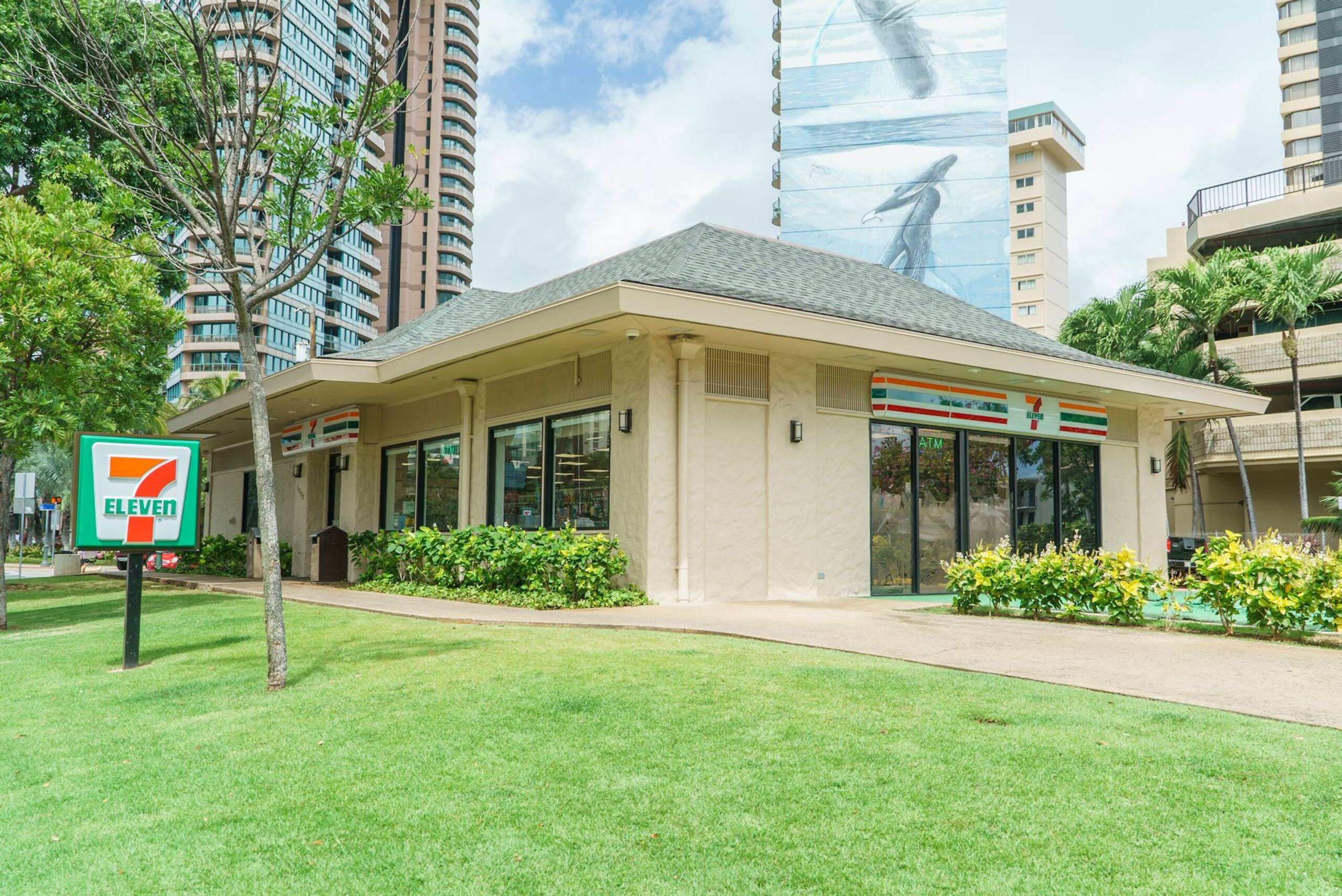 Condo in Honolulu · ★4.26 · 1 bedroom · 2 beds · 1 shared bath - Image 1