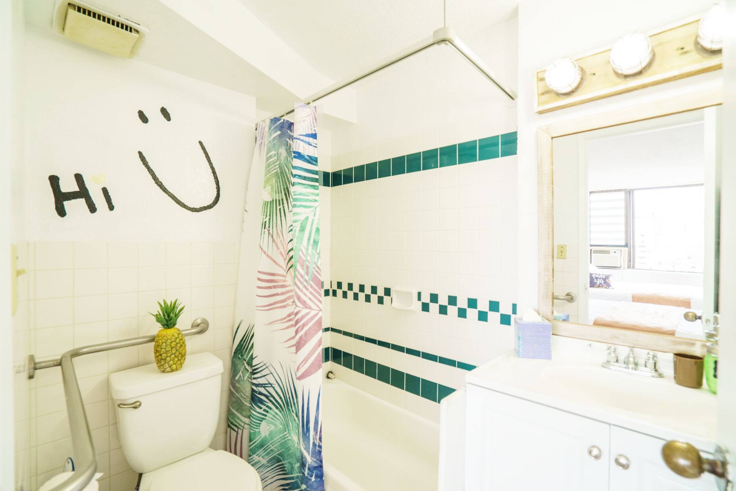 Condo in Honolulu · ★4.26 · 1 bedroom · 2 beds · 1 shared bath - Image 20