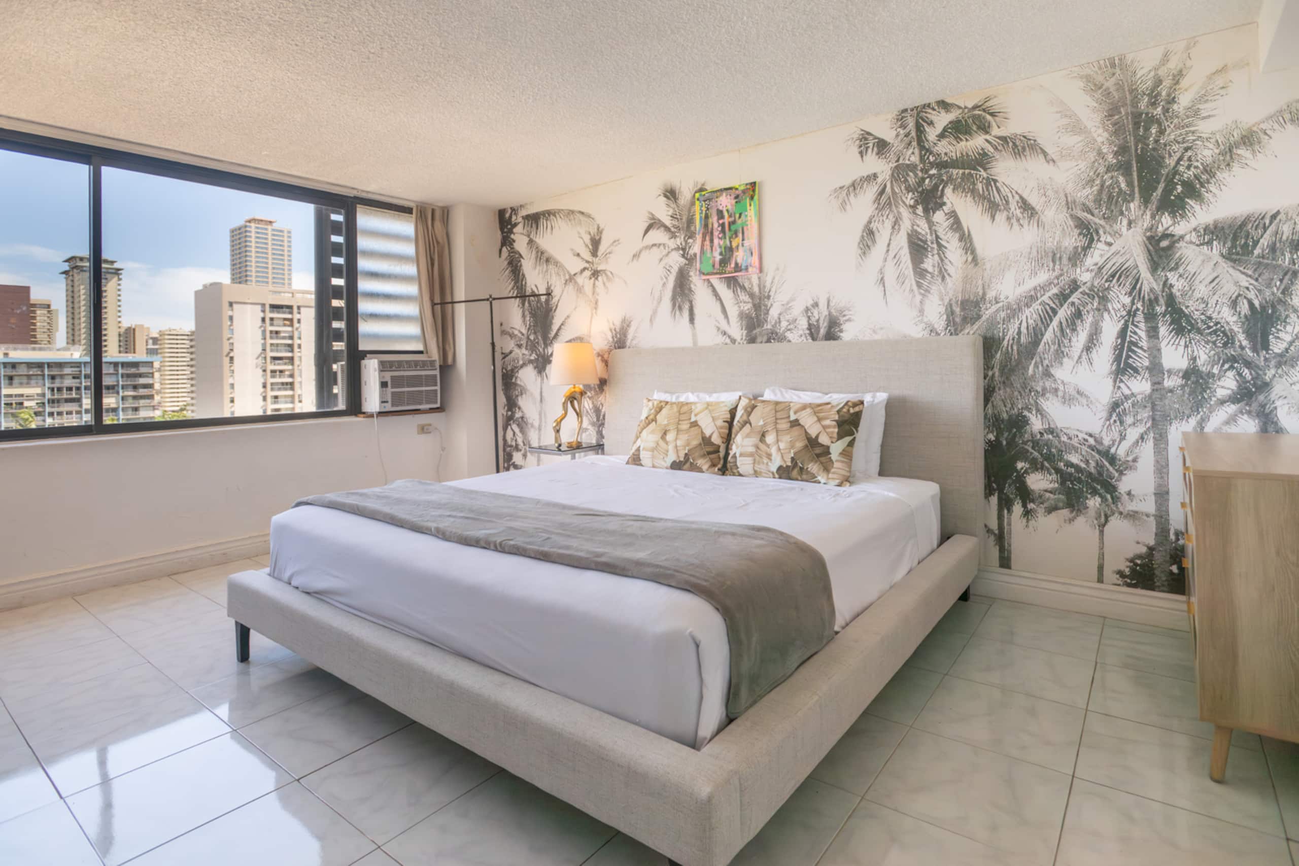Condo in Honolulu · ★4.26 · 1 bedroom · 2 beds · 1 shared bath - Image 9