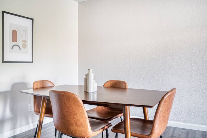 Blueground | Sunnyvale, gym, pool & parking gallery image 5