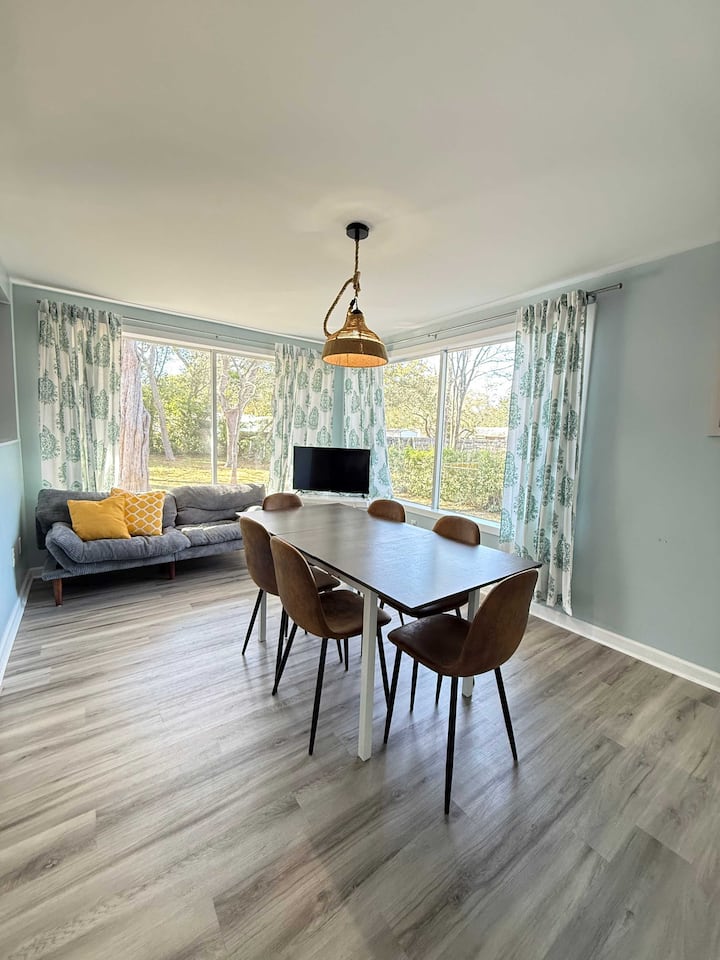Cozy 4 Bedroom Rental, Walking Distance To Bay - Destin