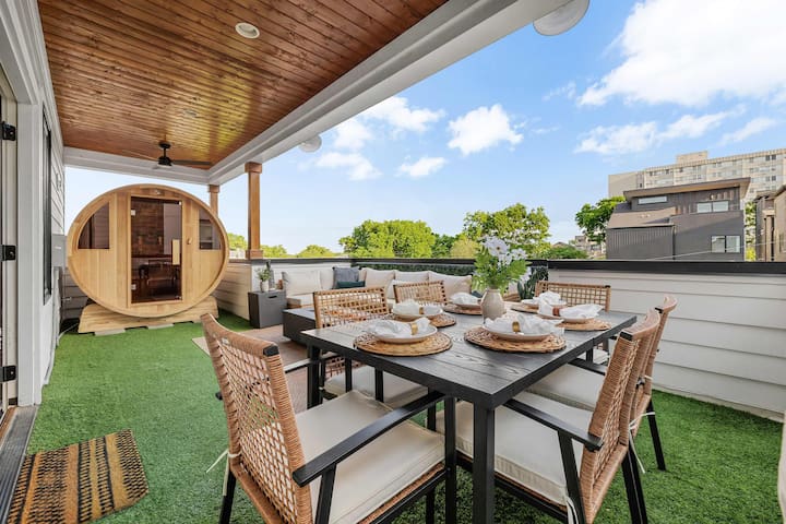 The Waylon • Rooftop Sauna + Bonus Room