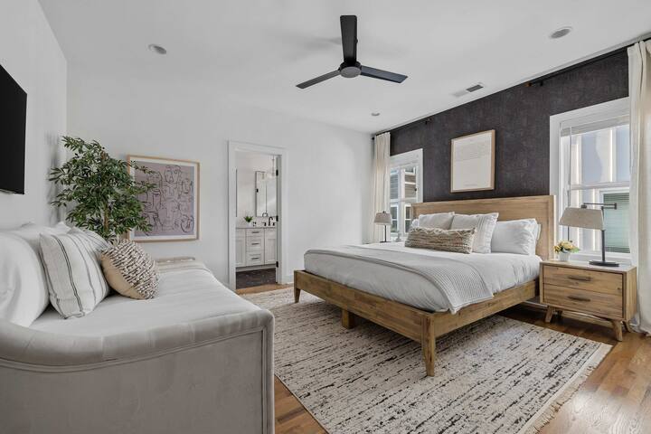 The Waylon – Newly Redesigned, Rooftop w/ Sauna gallery image 5