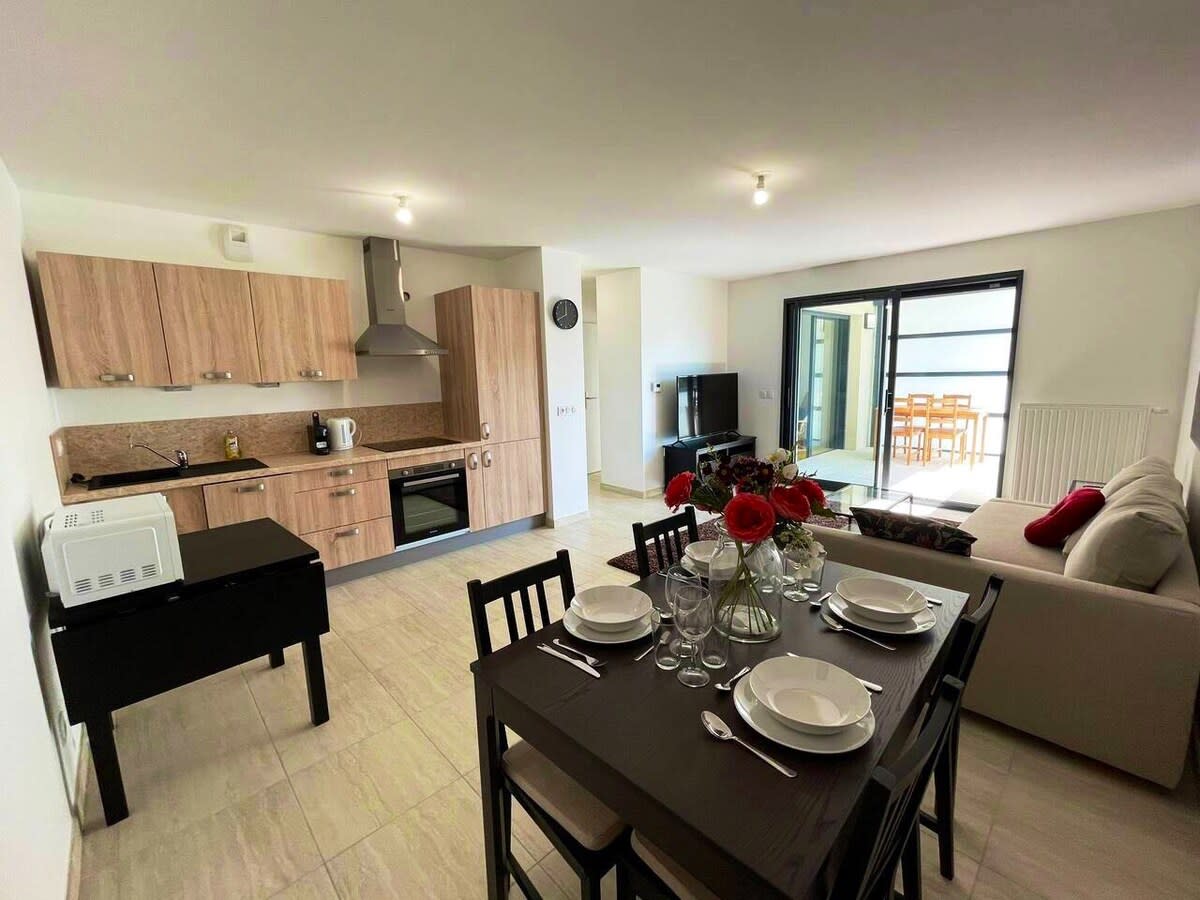 Popular Airbnb listing: Secluded in Ferney Voltaire