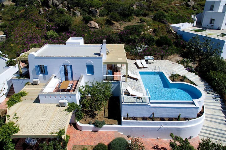 Villa Azure with Pool & Sea View – 3BR, 6 Guests