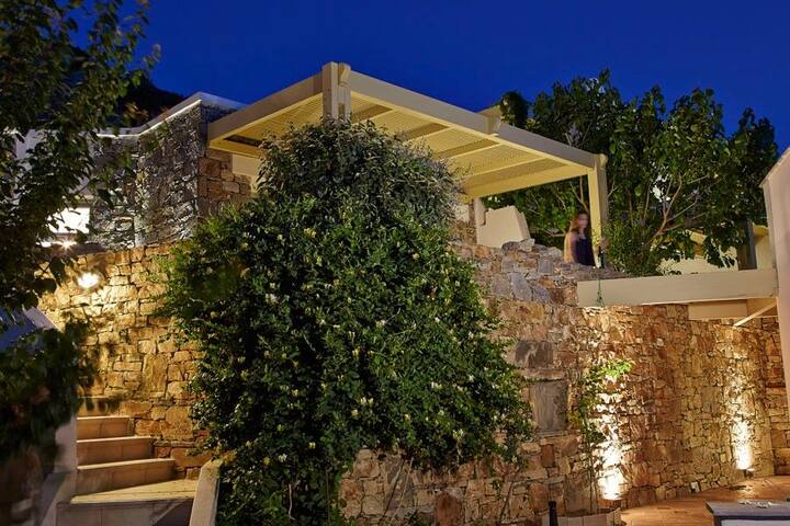 Villa Azure with Pool & Sea View – 3BR, 6 Guests gallery image 3